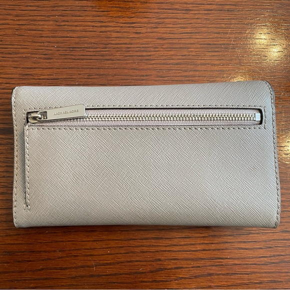 NWOT Michael Kors Wallet - Picture 2 of 3